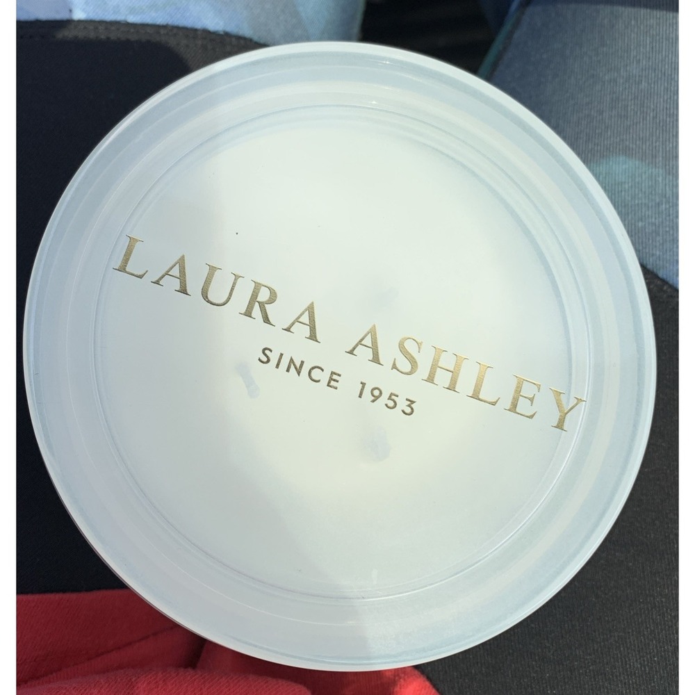 Laura Ashley Candle Garden Variety 15.8 Oz 448 G